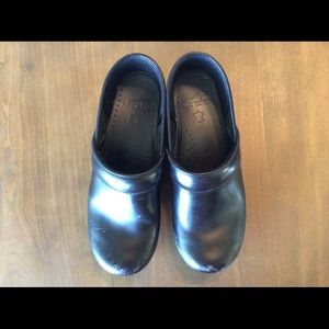 Dansko Professionals Sz 38